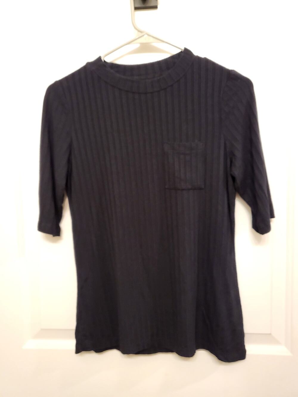Banana Republic Crinkle Knit Top with Pocket XS